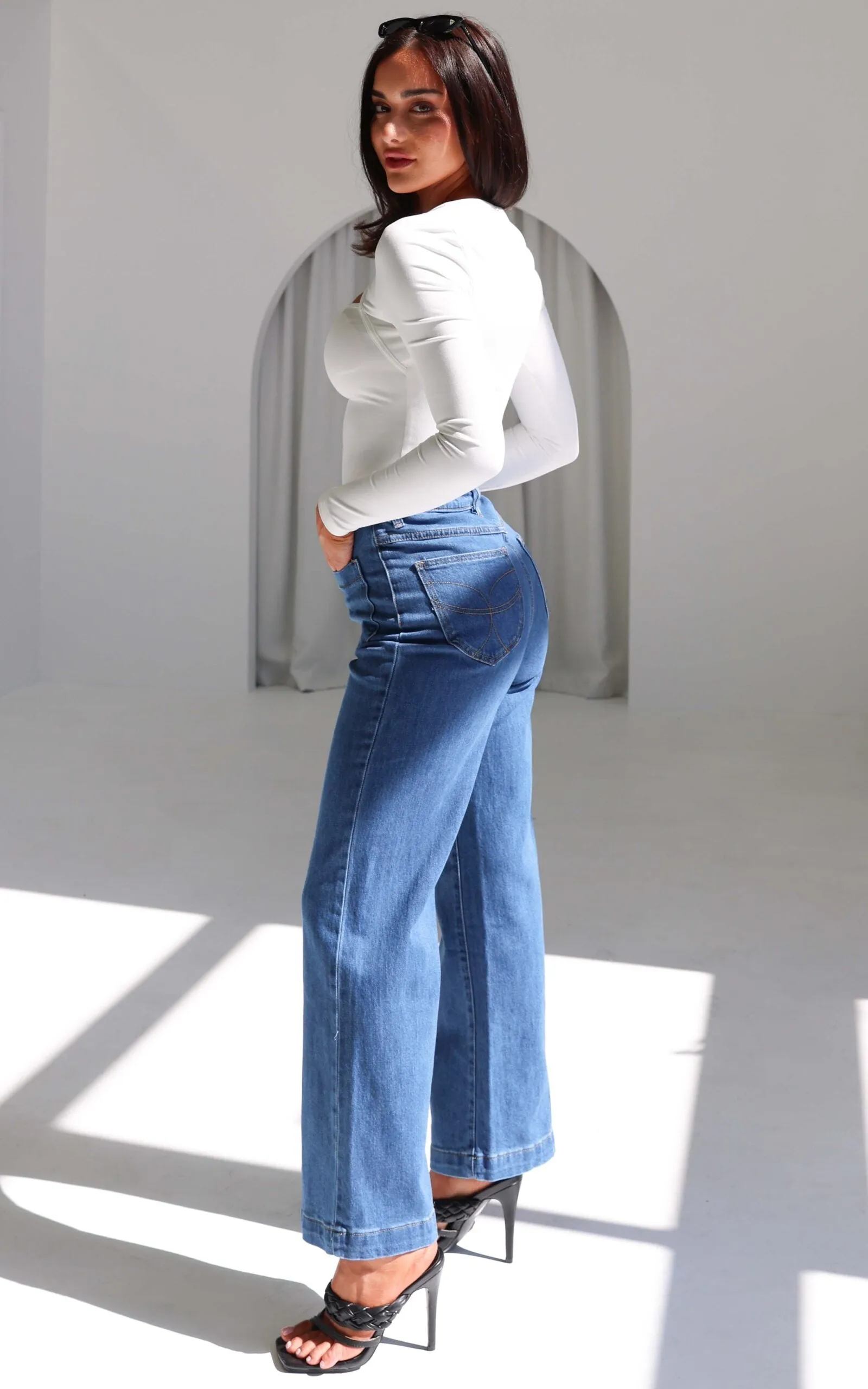 Tarsha Wide Leg Jeans - Mid Blue