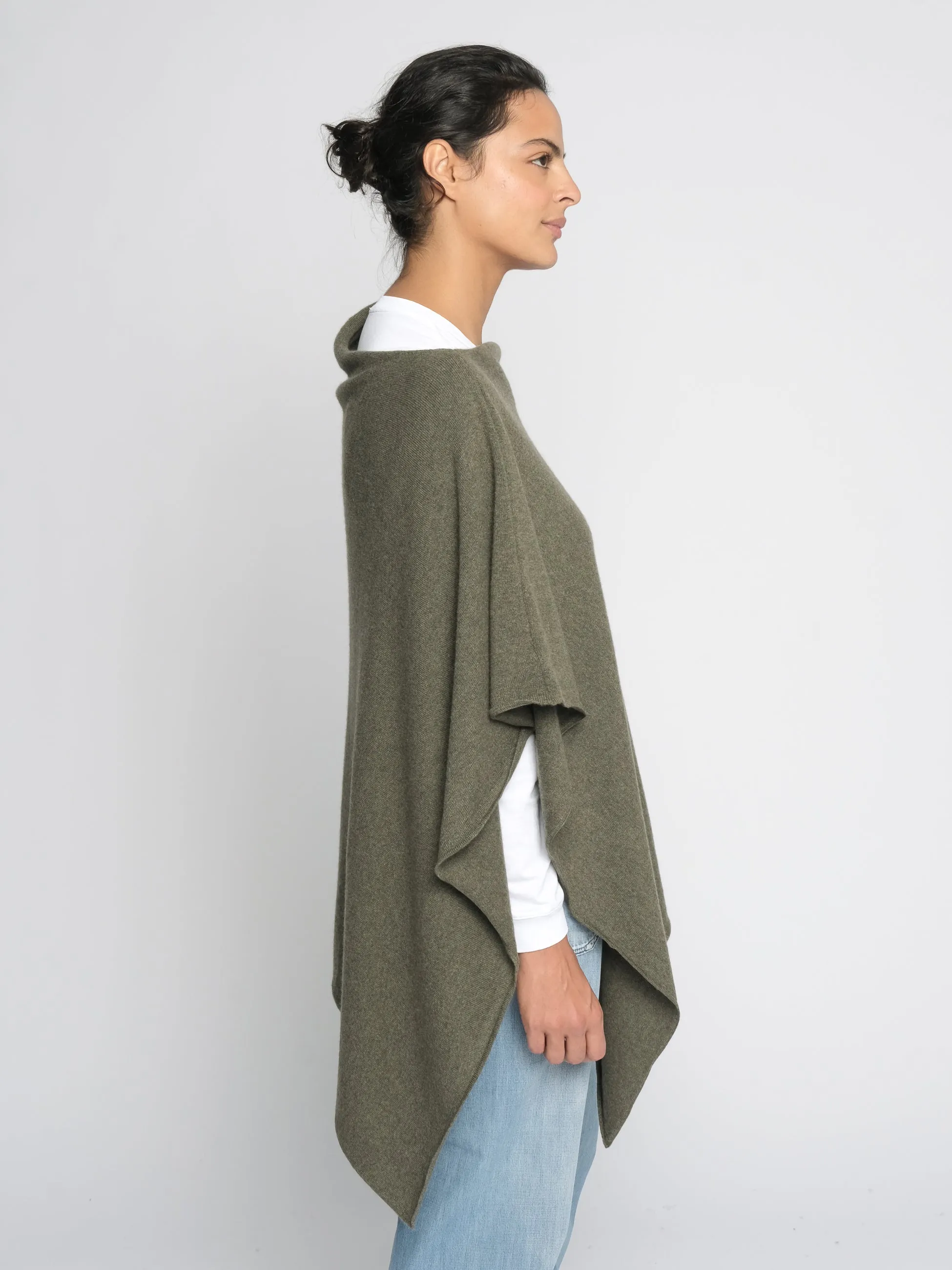 THE CLASSIC PONCHO | Loden